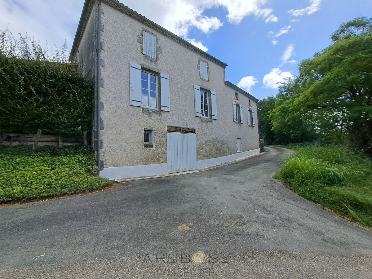 Maison 6 pièces 194 m² · à Port-Sainte-Marie · 194 m² · 238 000 €