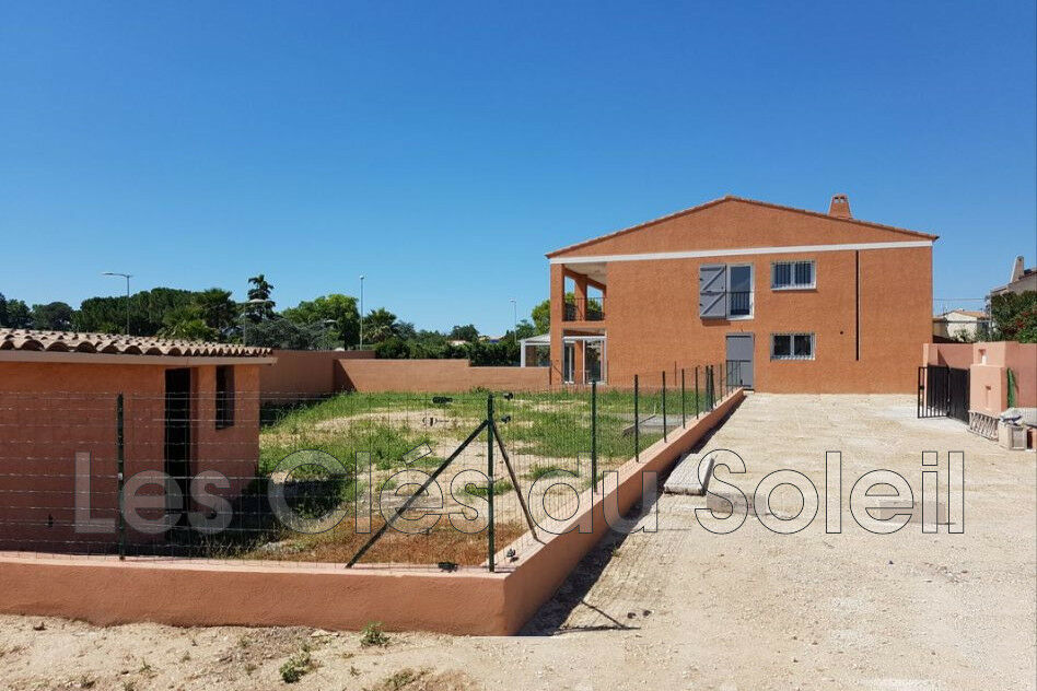 Maison 6 pièces 200 m² · à La Crau · 200 m² · 850 000 €