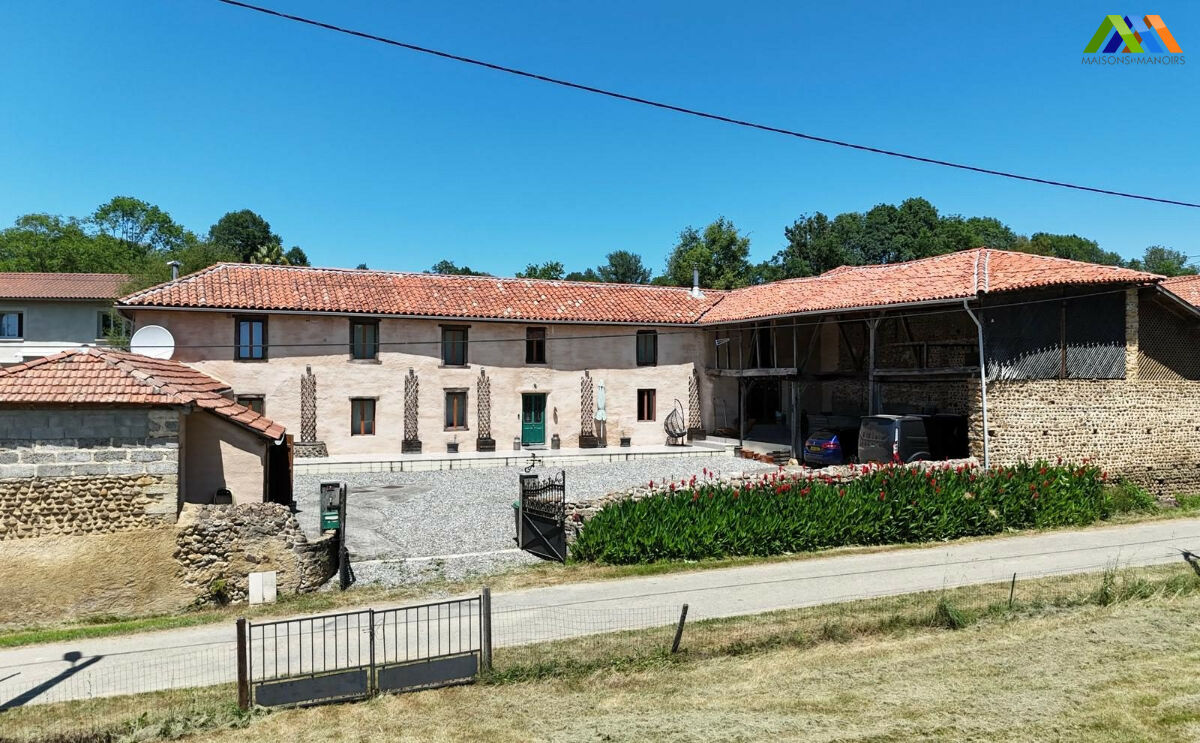 Maison 8 pièces 235 m² · à Arné · 235 m² · 320 000 €