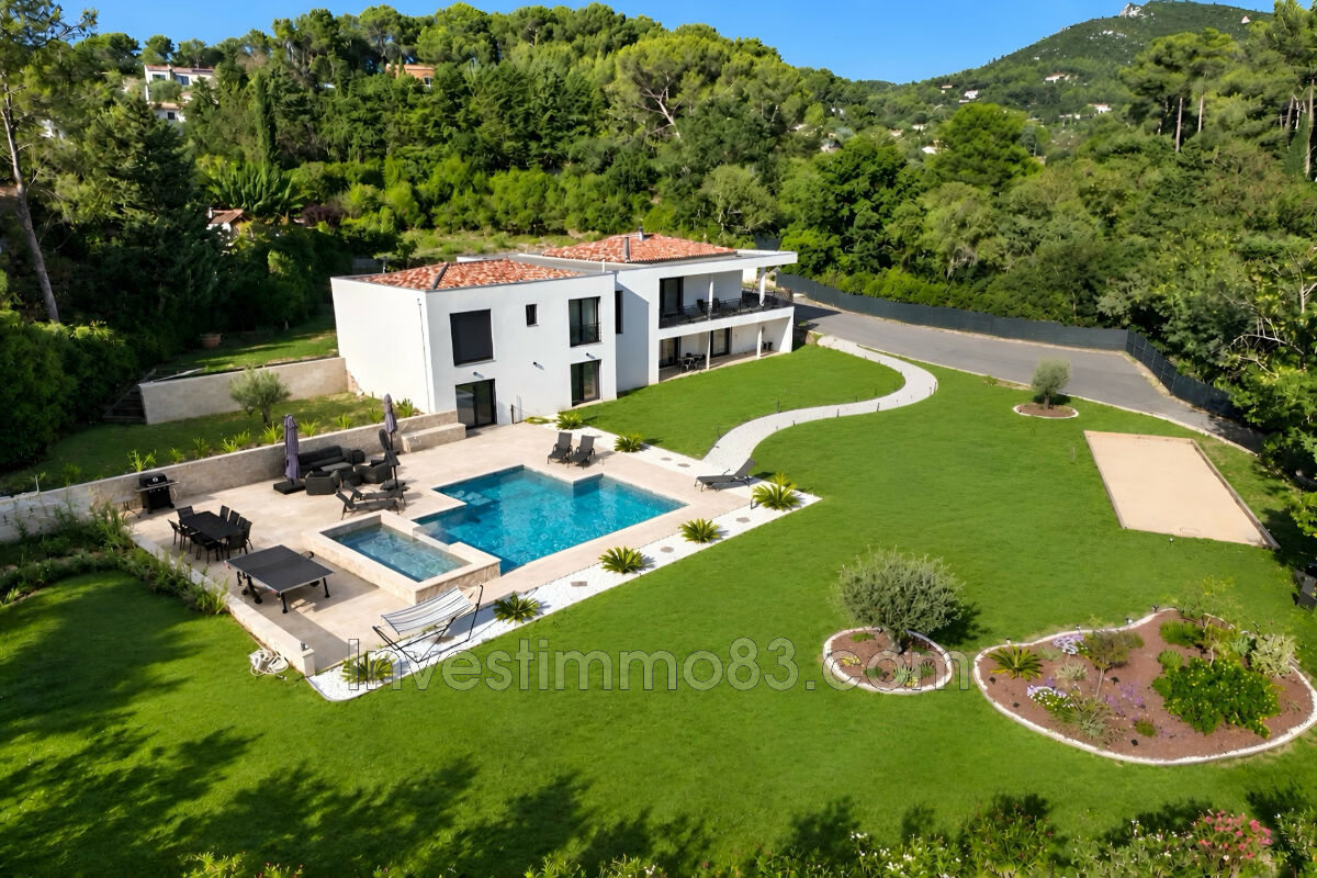 Maison 8 pièces 290 m² · à Roquevaire · 290 m² · 1 365 000 €