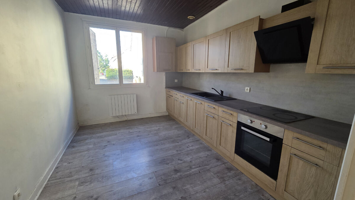 Maison 6 pièces 170 m² · à La Roche-Chalais · 170 m² · 66 000 €