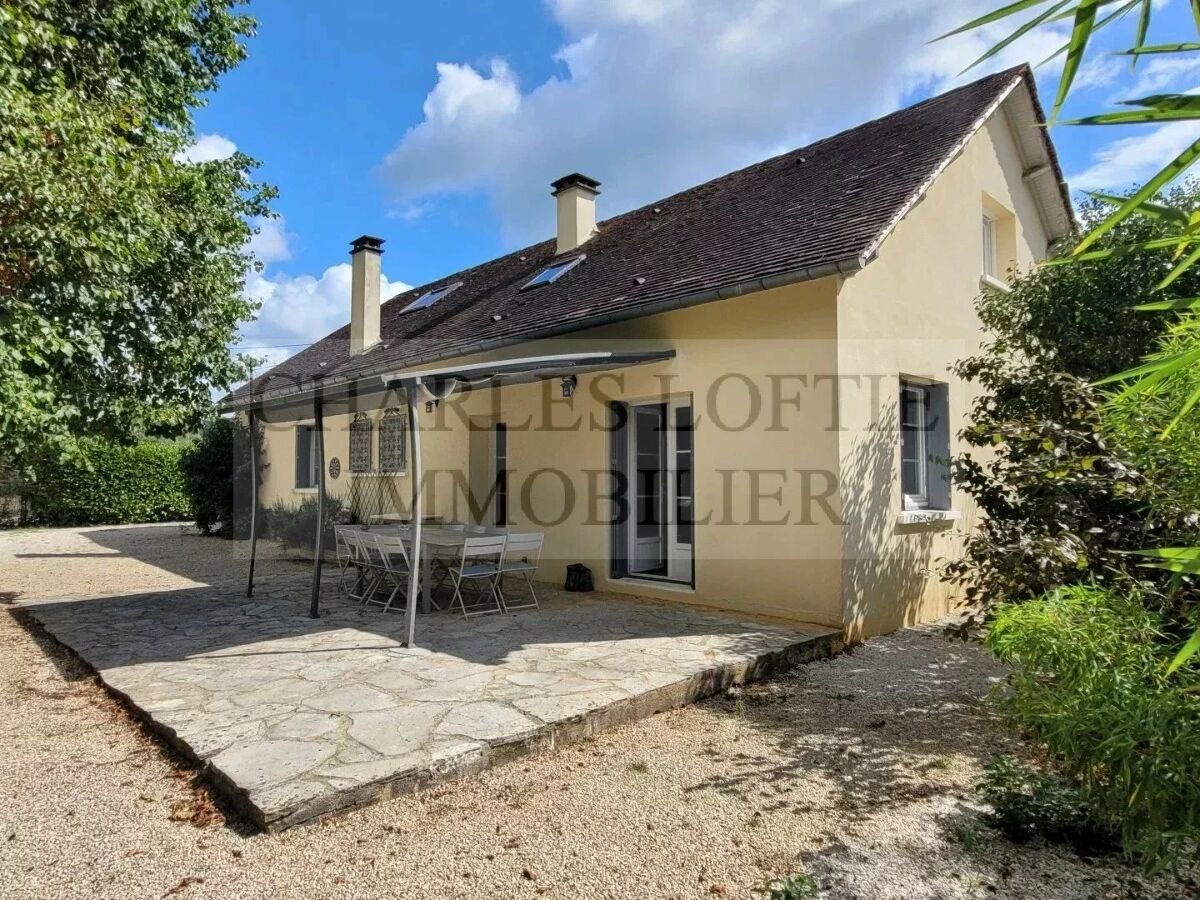 Maison 8 pièces 177 m² · à Espère · 177 m² · 359 500 €