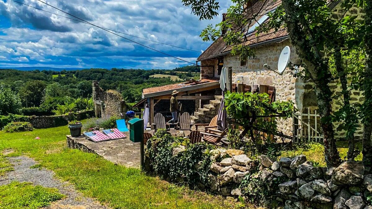 Maison 6 pièces 170 m² · à Saint-Silvain-sous-Toulx · 170 m² · 247 500 €