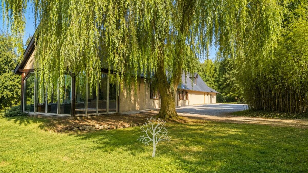 Maison 5 pièces 225 m² · à Neuville-Ferrières · 225 m² · 399 000 €