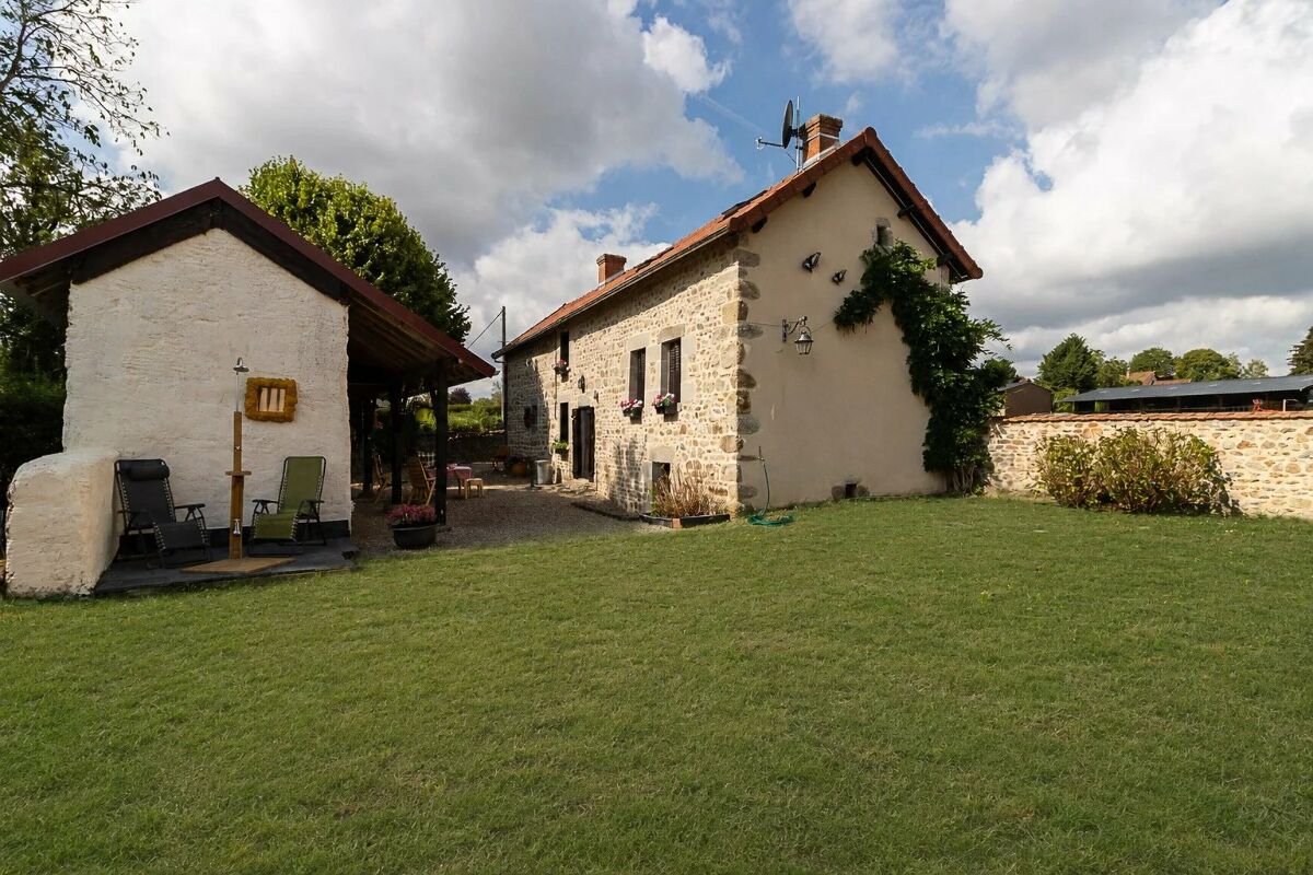 Maison 6 pièces 100 m² · à Lioux-les-Monges · 100 m² · 157 500 €