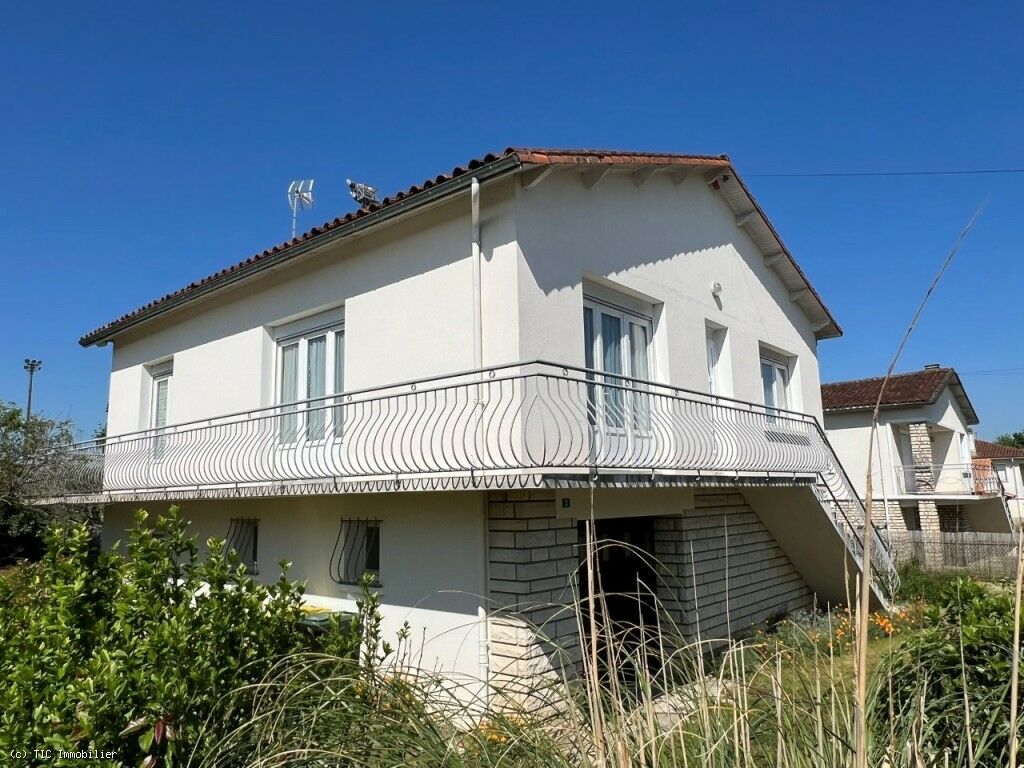 Maison 5 pièces 131 m² · à Ruffec · 131 m² · 154 255 €