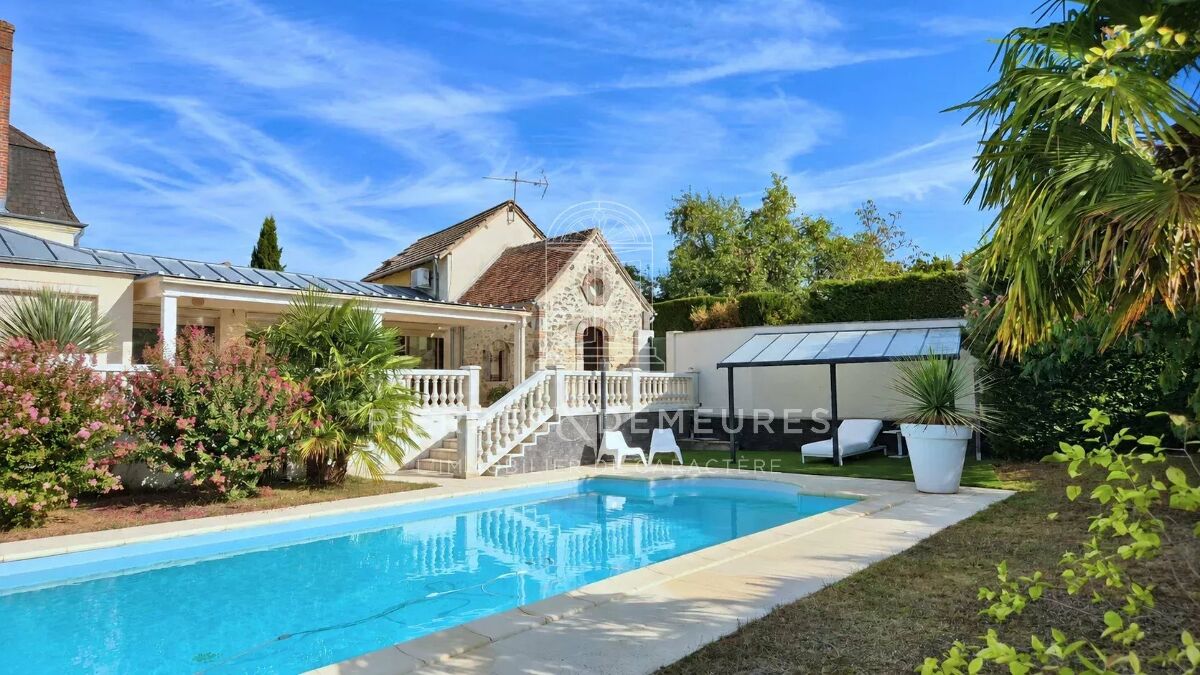 Maison 7 pièces 230 m² · à Graçay · 230 m² · 396 500 €