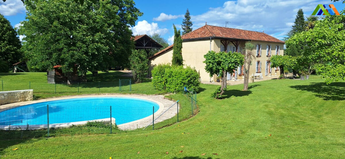 Maison 8 pièces 219 m² · à Mirande · 219 m² · 470 000 €