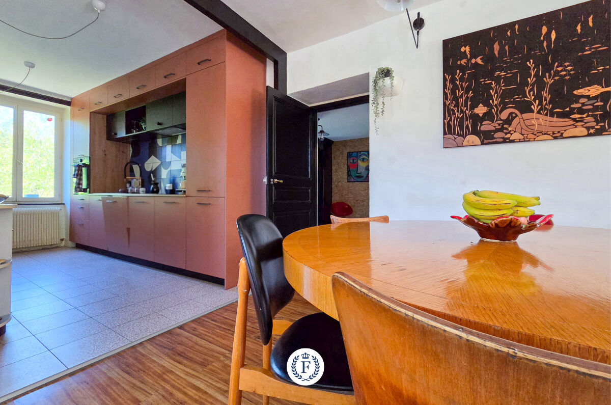 Maison 12 pièces 370 m² · à Saint-Nizier-d'Azergues · 370 m² · 209 000 €