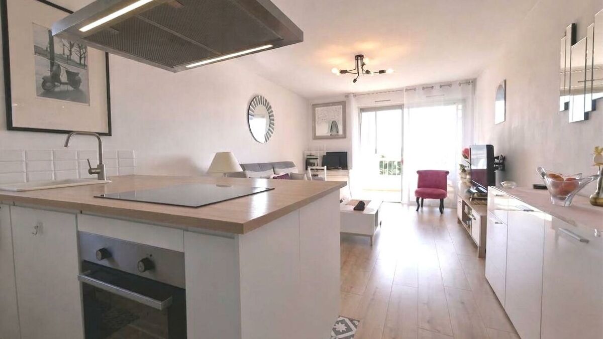 Appartement 2 pièces 56 m² · à Six-Fours-les-Plages · 56 m² · 290 000 €