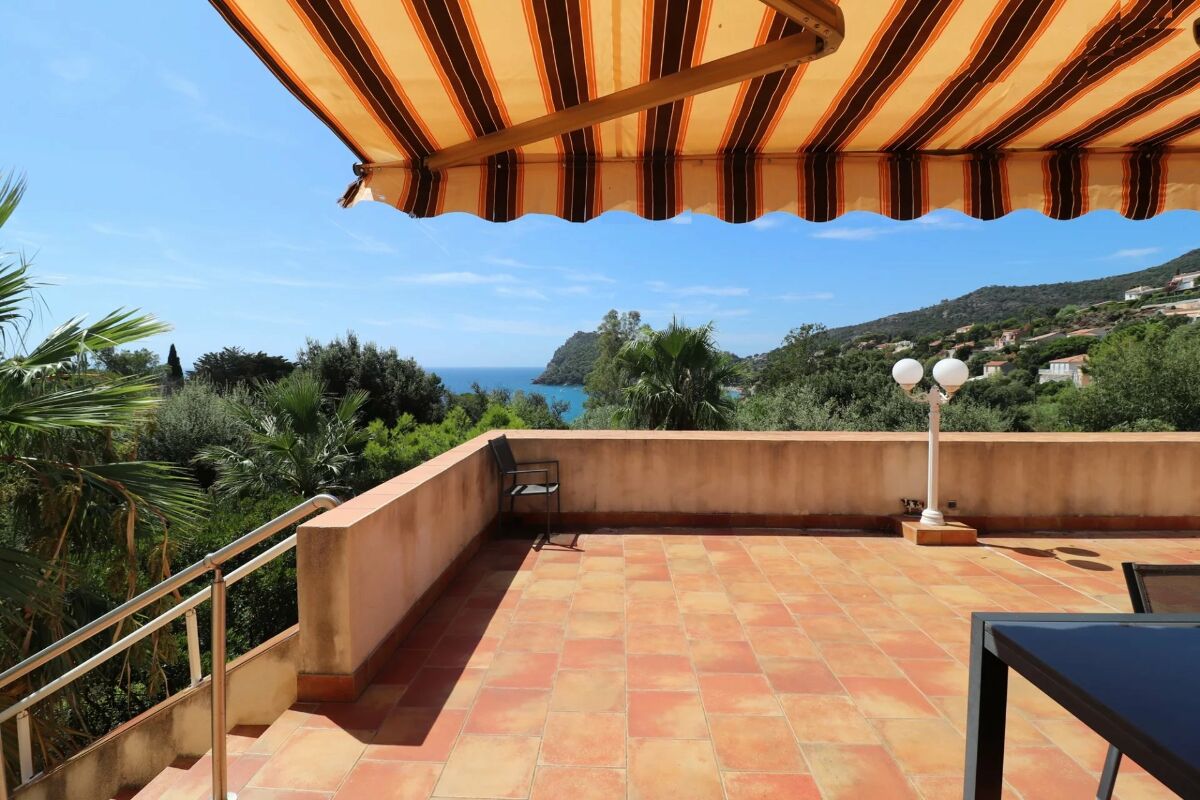 Maison 4 pièces 200 m² · à Rayol-Canadel-sur-Mer · 200 m² · 1 675 000 €
