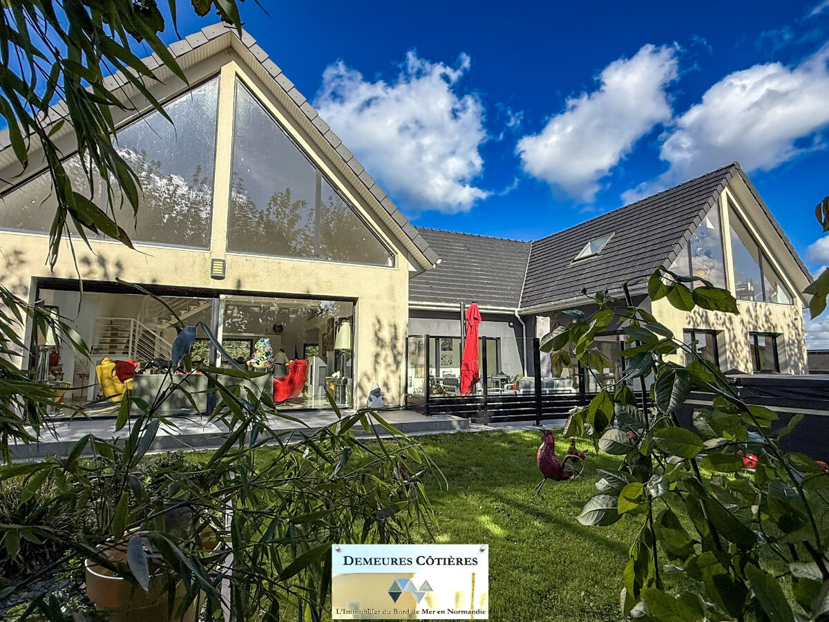 Maison 7 pièces 253 m² · à Octeville-sur-Mer · 253 m² · 875 000 €