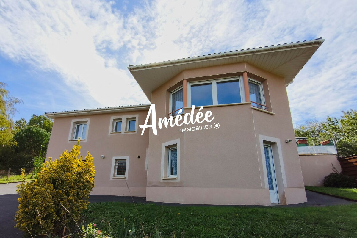 Maison 5 pièces 146 m² · à Saint-Céré · 146 m² · 263 000 €