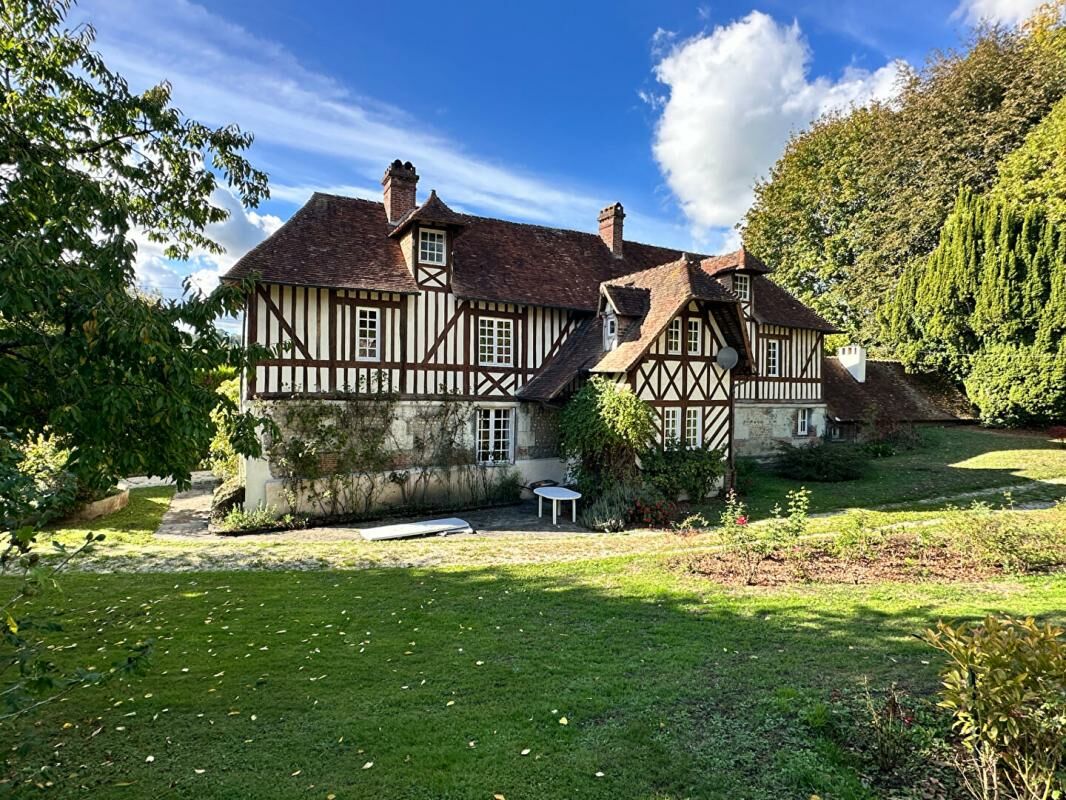 Maison 9 pièces 245 m² · à Lisieux · 245 m² · 490 000 €