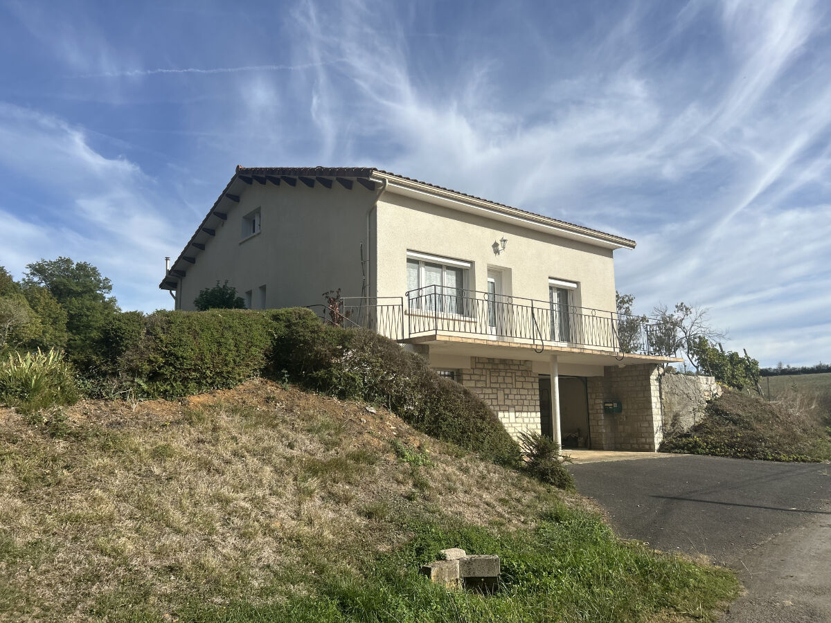 Maison 7 pièces 139 m² · à Nieuil · 139 m² · 220 500 €
