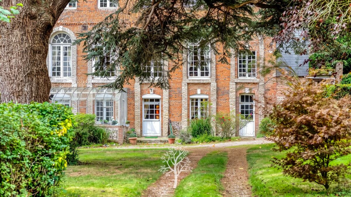 Maison 7 pièces 243 m² · à Arques-la-Bataille · 243 m² · 545 000 €