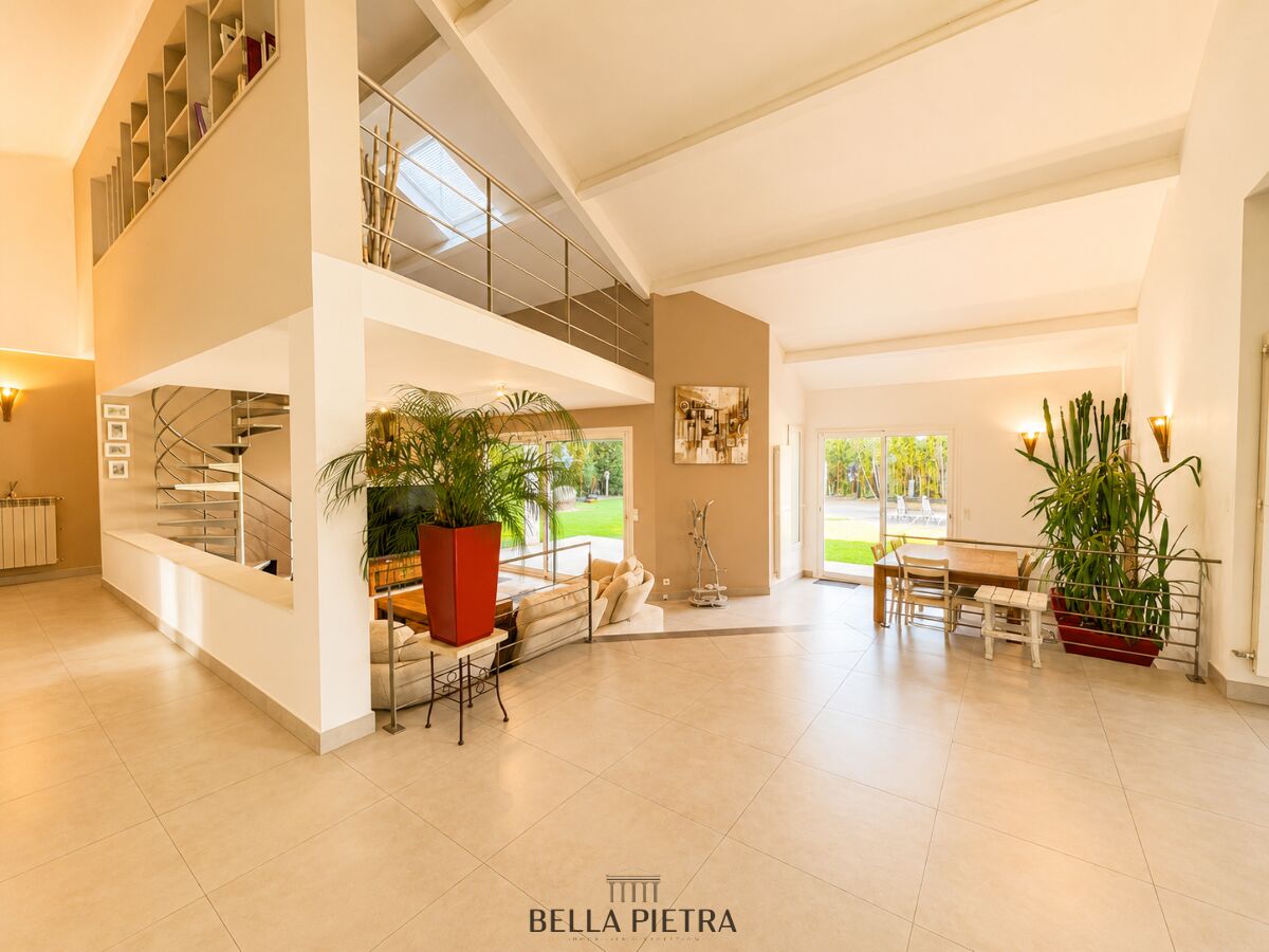 Image description