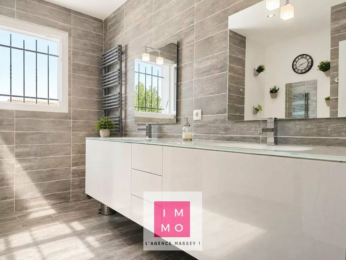 Image description