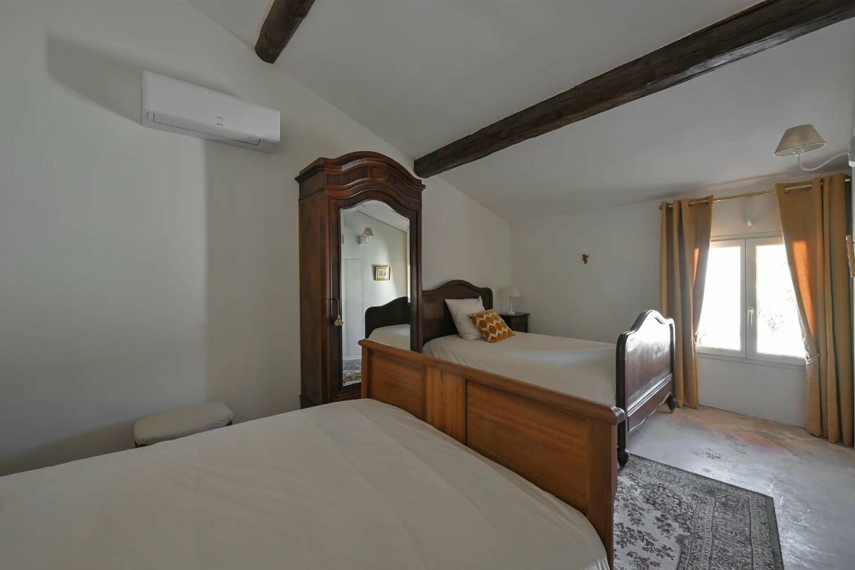 Image description